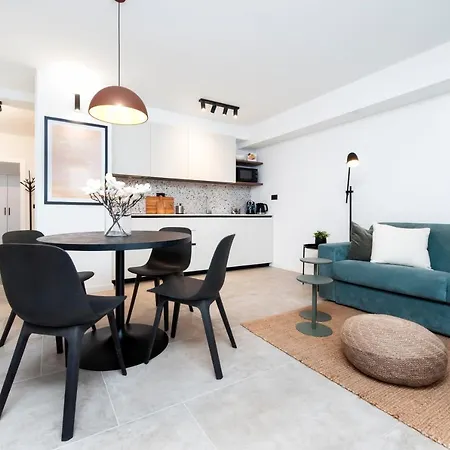 Modern And Cozy Salt & Pepper In Heart Of Apartment Rovinj